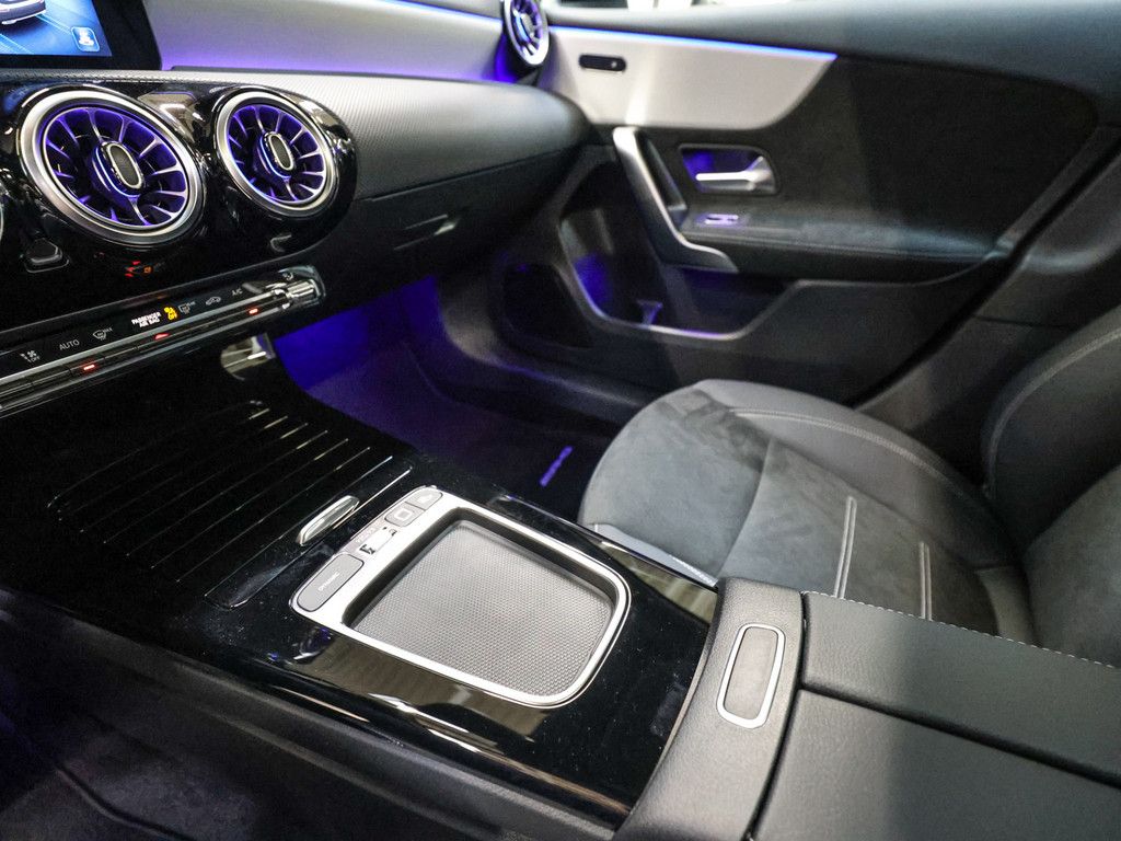 Mercedes-Benz A 180 2025