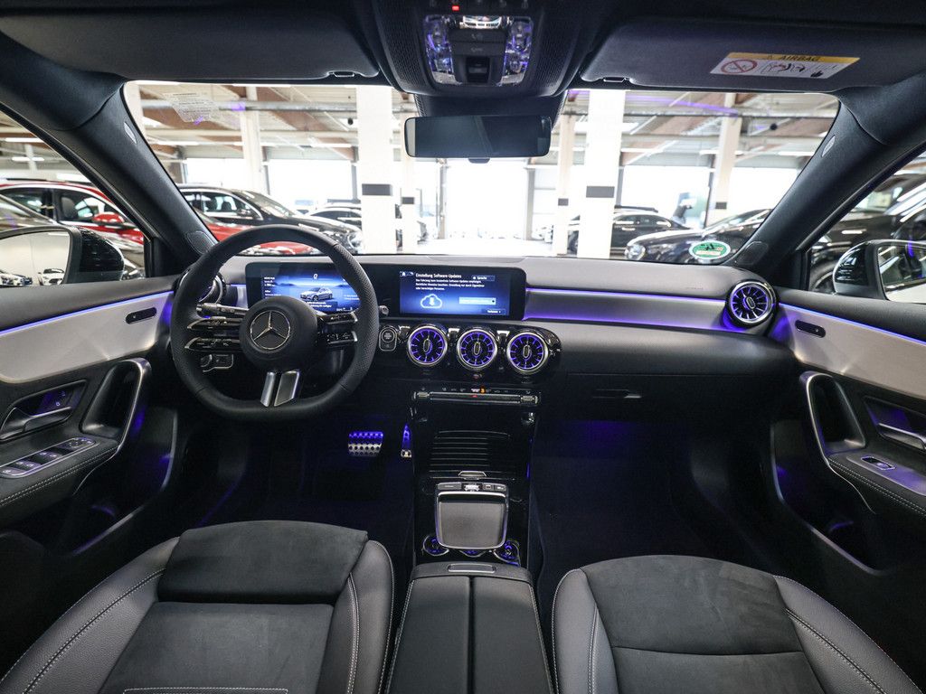 Mercedes-Benz A 180 2025