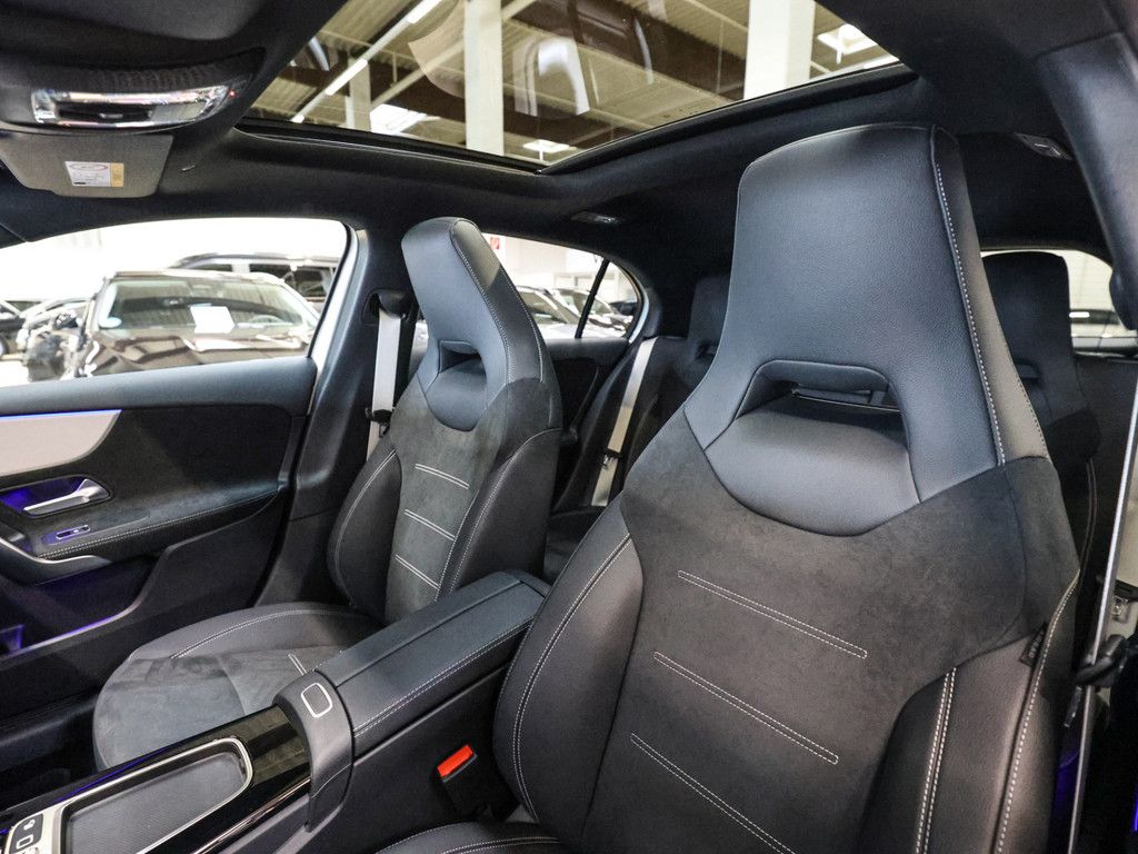 Mercedes-Benz A 180 2025