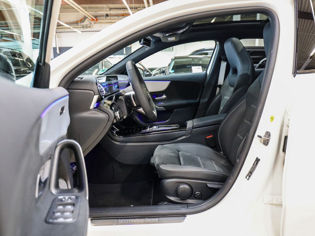 Mercedes-Benz A 180 2025