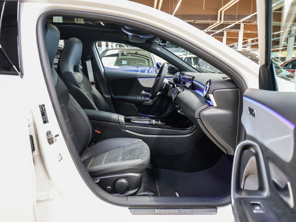 Mercedes-Benz A 180 2025