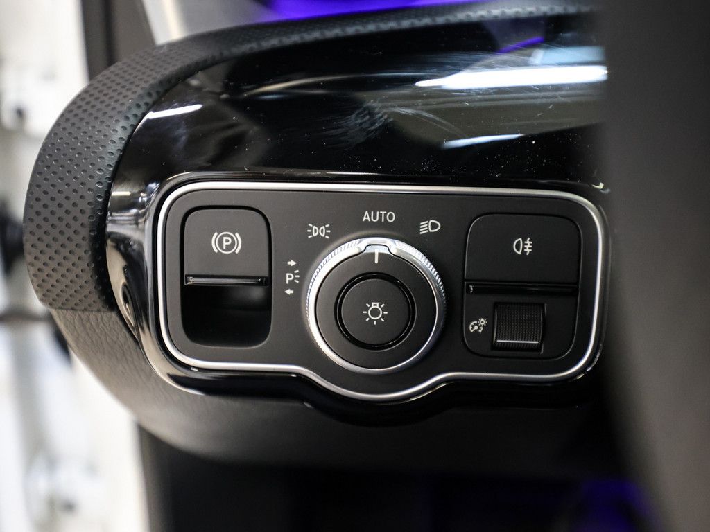 Mercedes-Benz A 180 2025