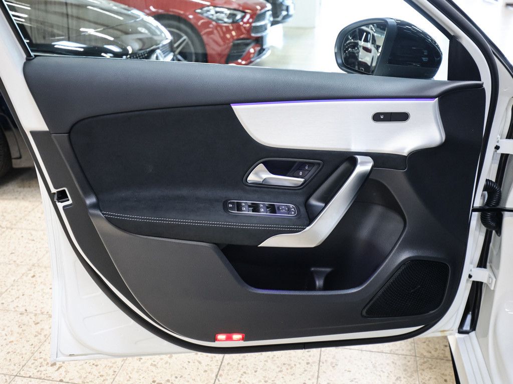 Mercedes-Benz A 180 2025