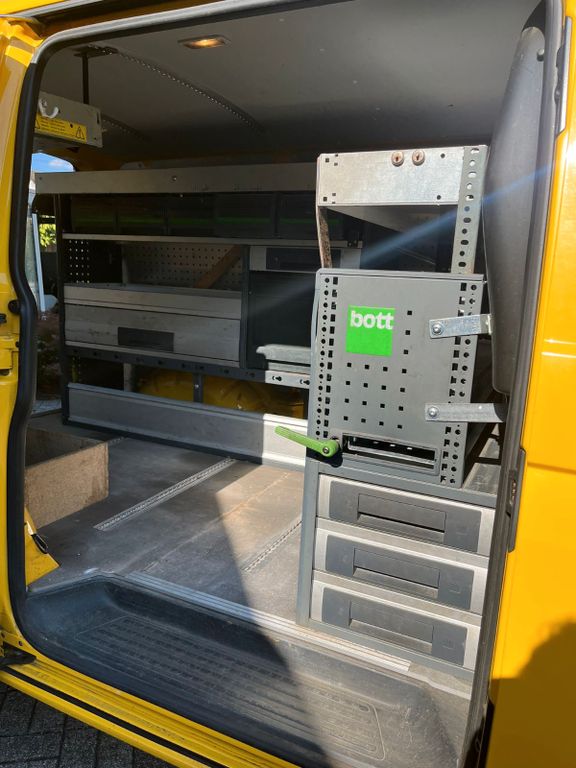 Volkswagen T5 Transporter 2011