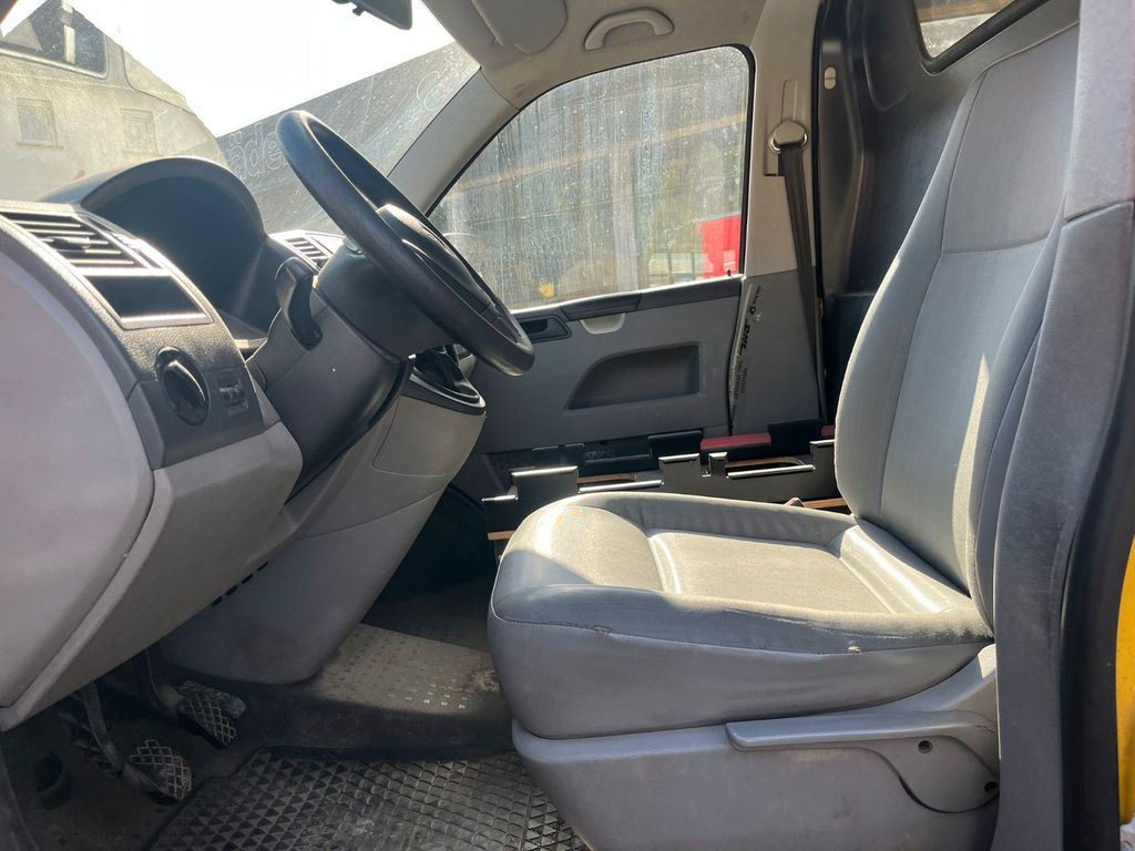 Volkswagen T5 Transporter 2011