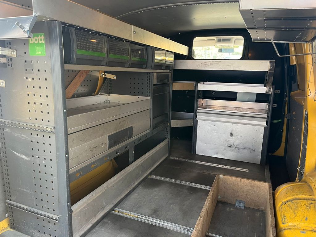Volkswagen T5 Transporter 2011