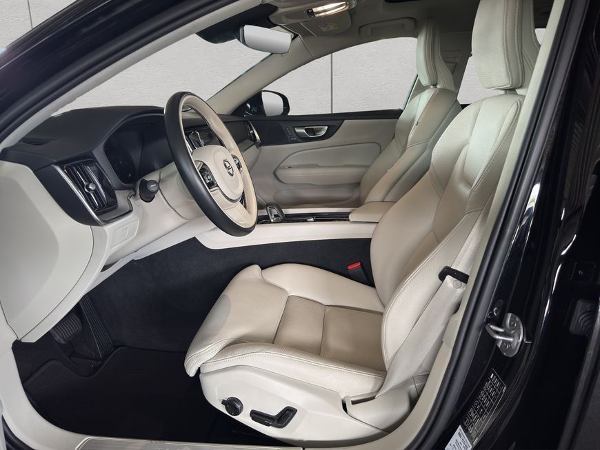 Volvo V60 Cross Country 2023