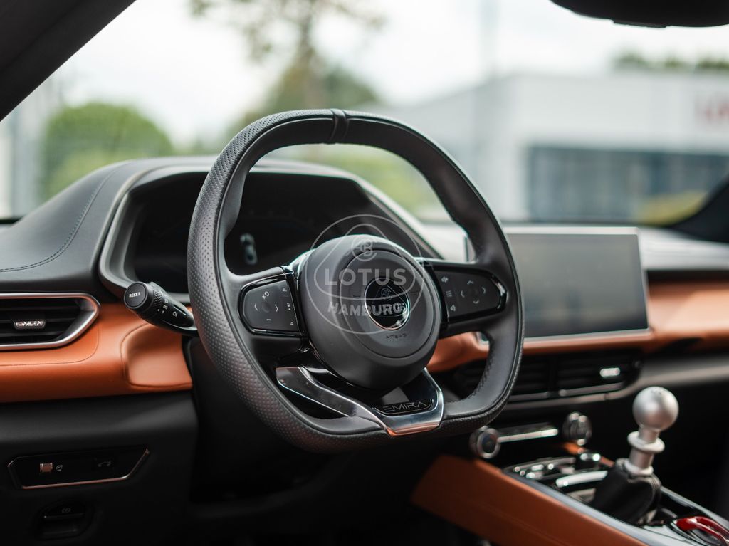 Lotus Emira 2025