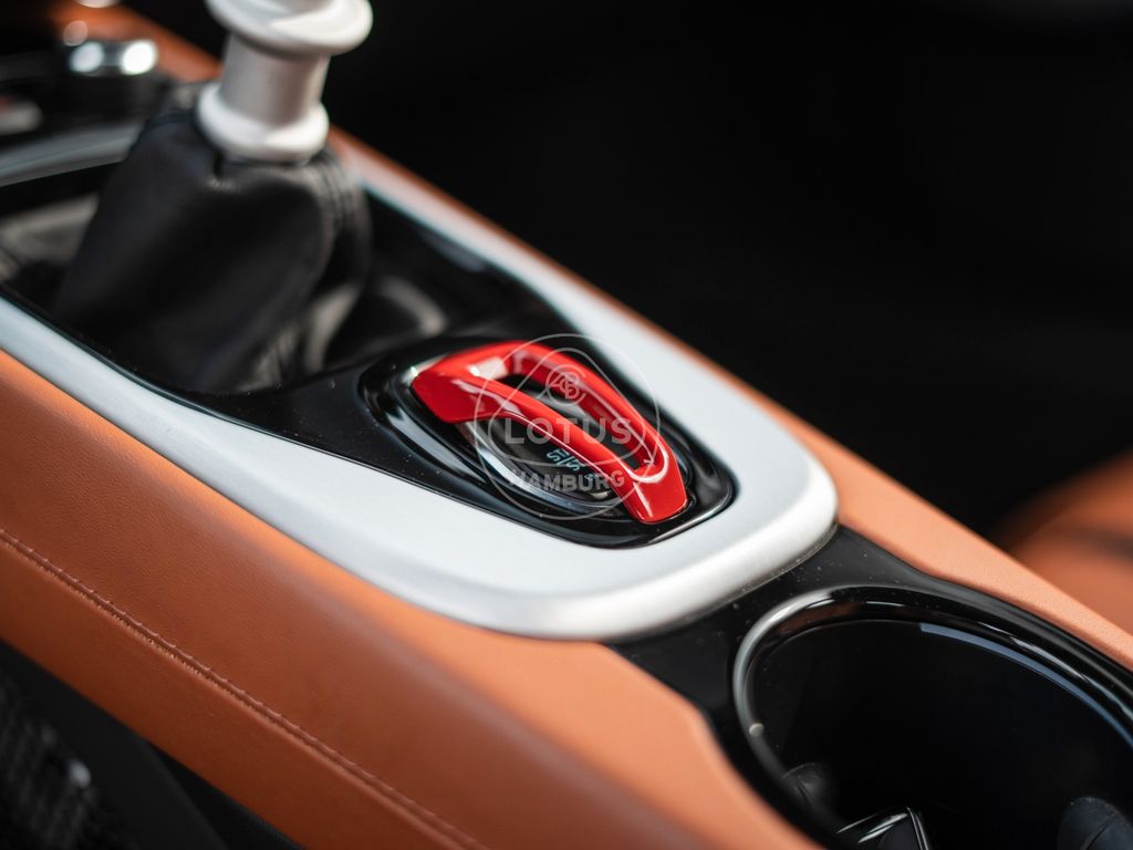 Lotus Emira 2025