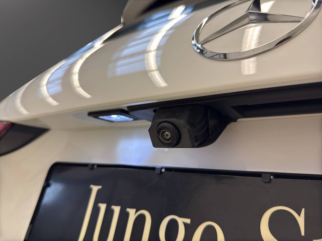 Mercedes-Benz C 300 2025