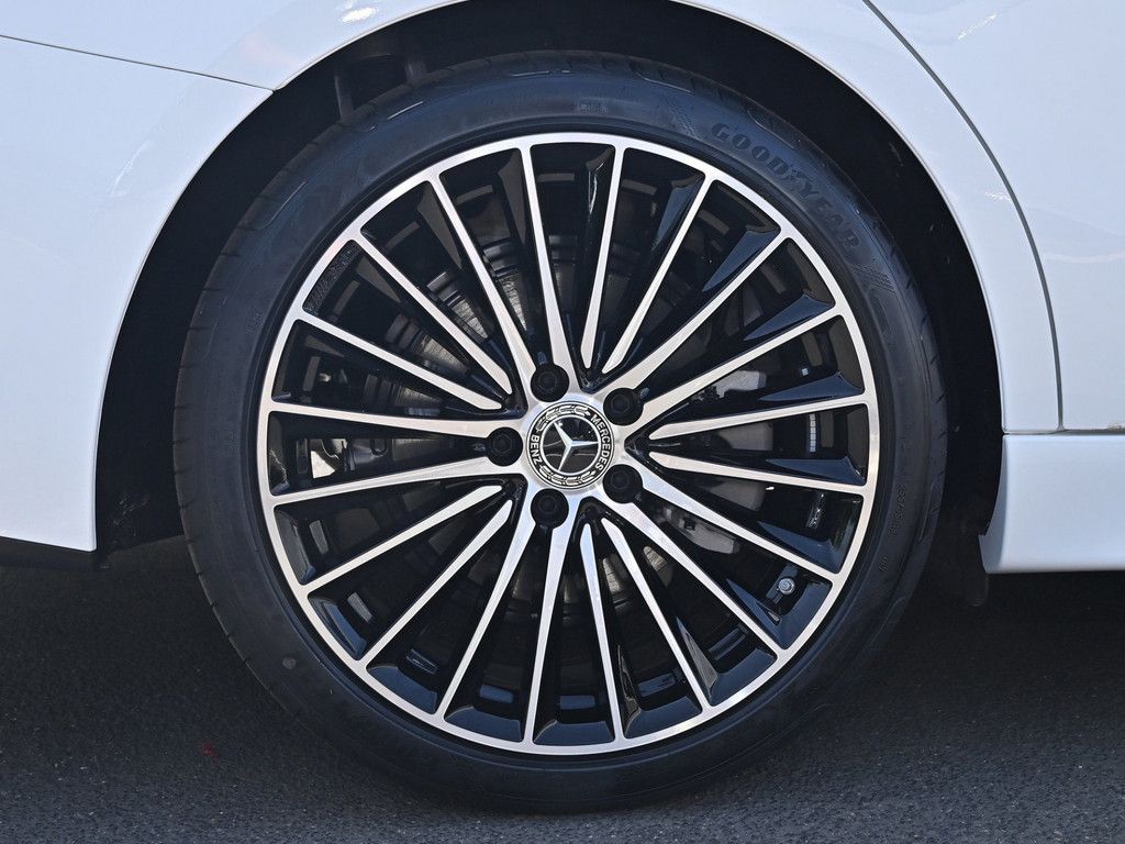 Mercedes-Benz C 220 2025