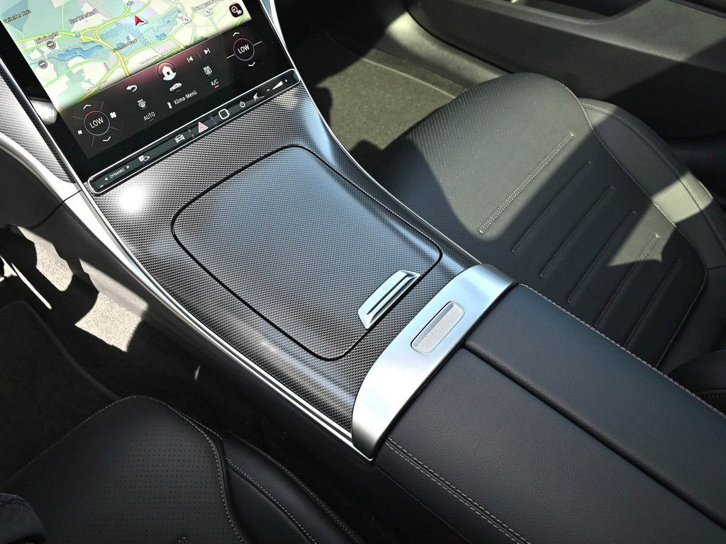 Mercedes-Benz C 220 2025