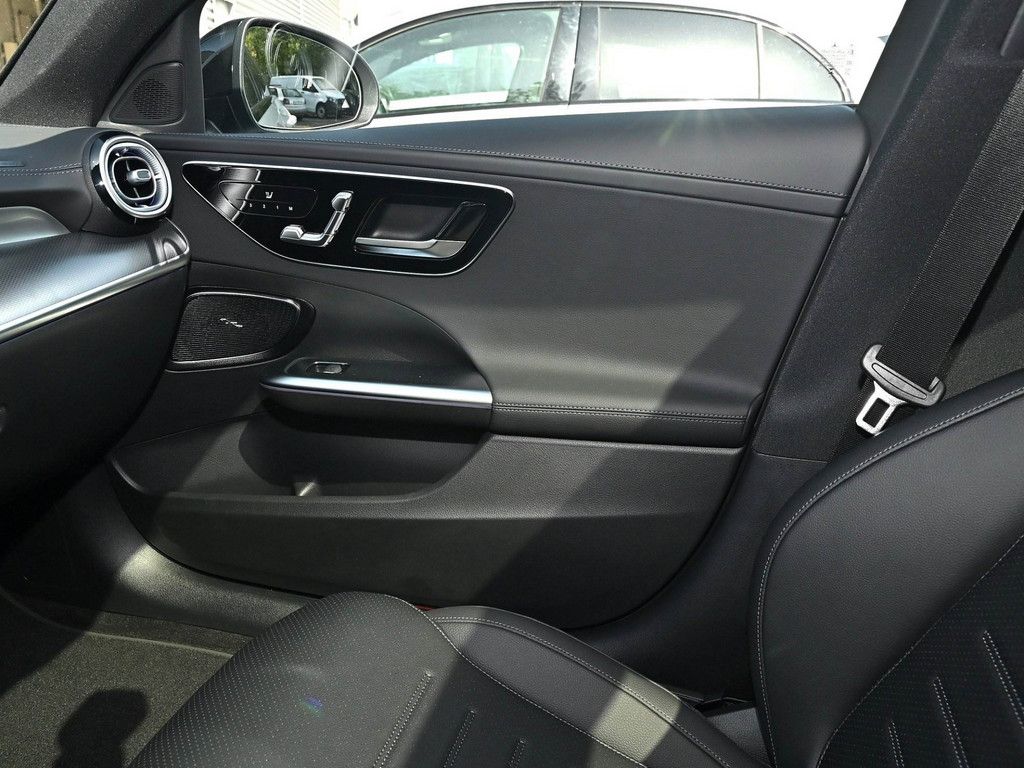 Mercedes-Benz C 220 2025