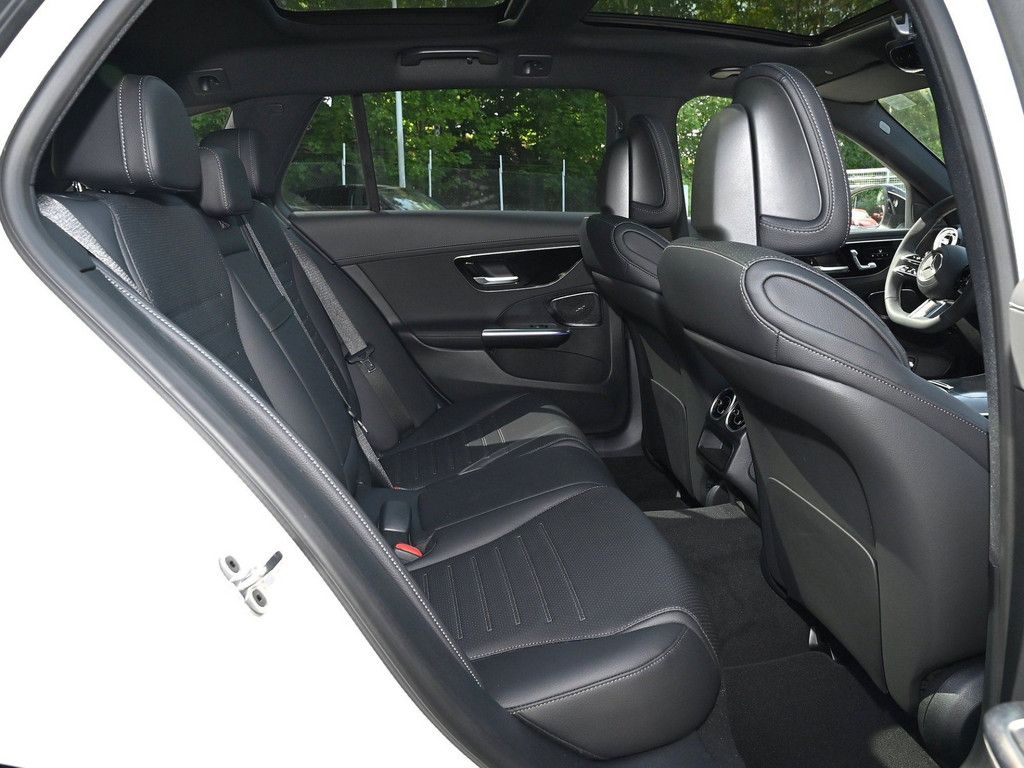 Mercedes-Benz C 220 2025