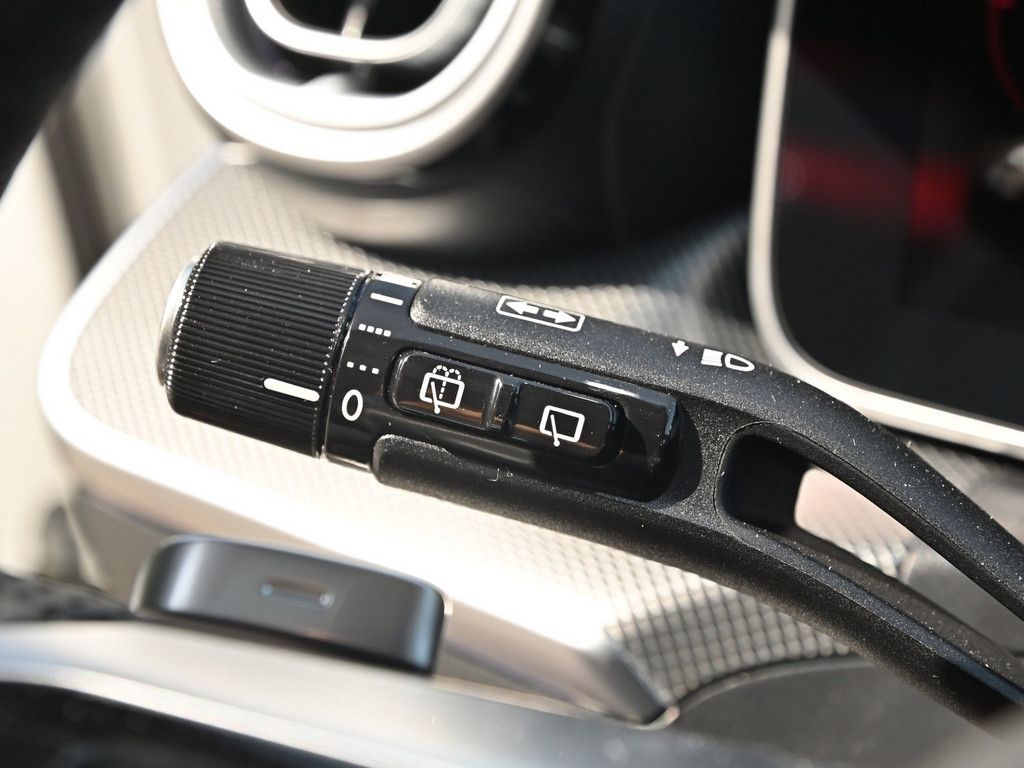 Mercedes-Benz C 220 2025