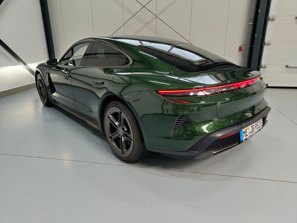 Porsche Taycan 2024
