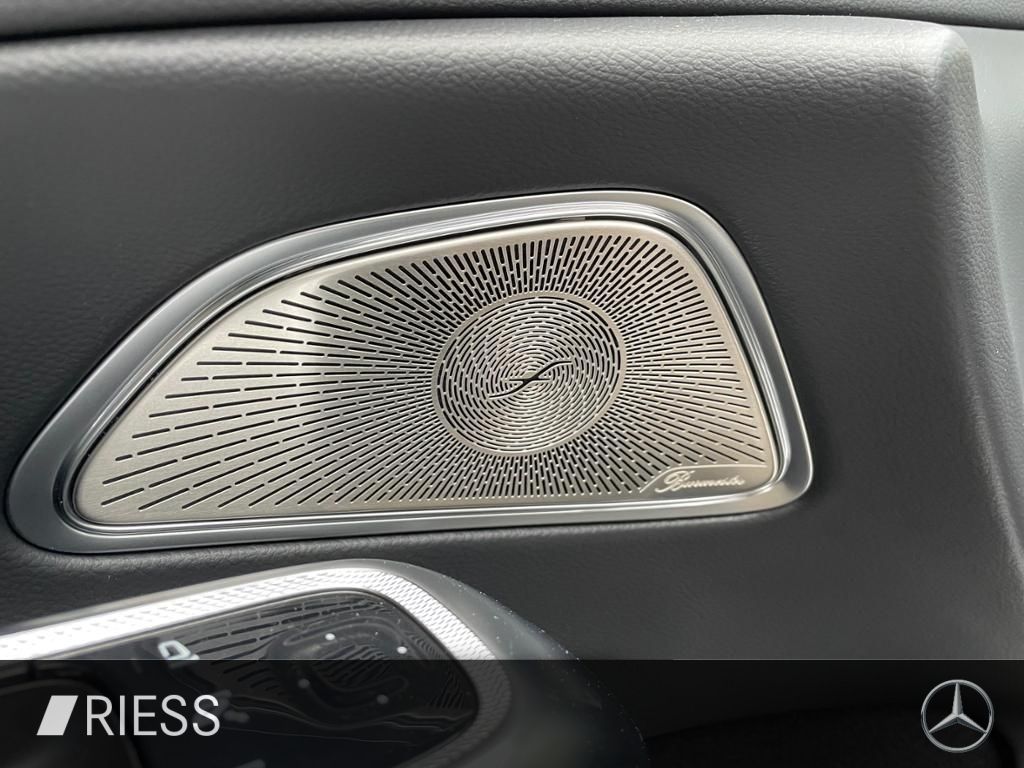 Mercedes-Benz E 300 2025