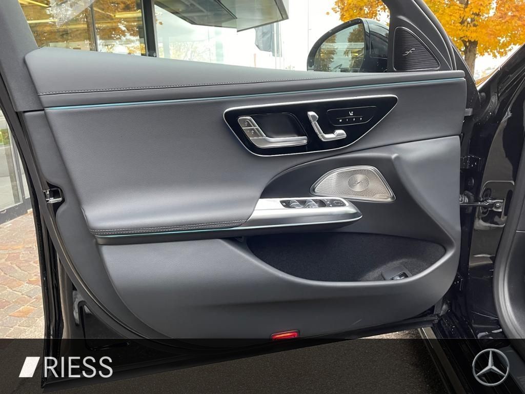 Mercedes-Benz E 300 2025