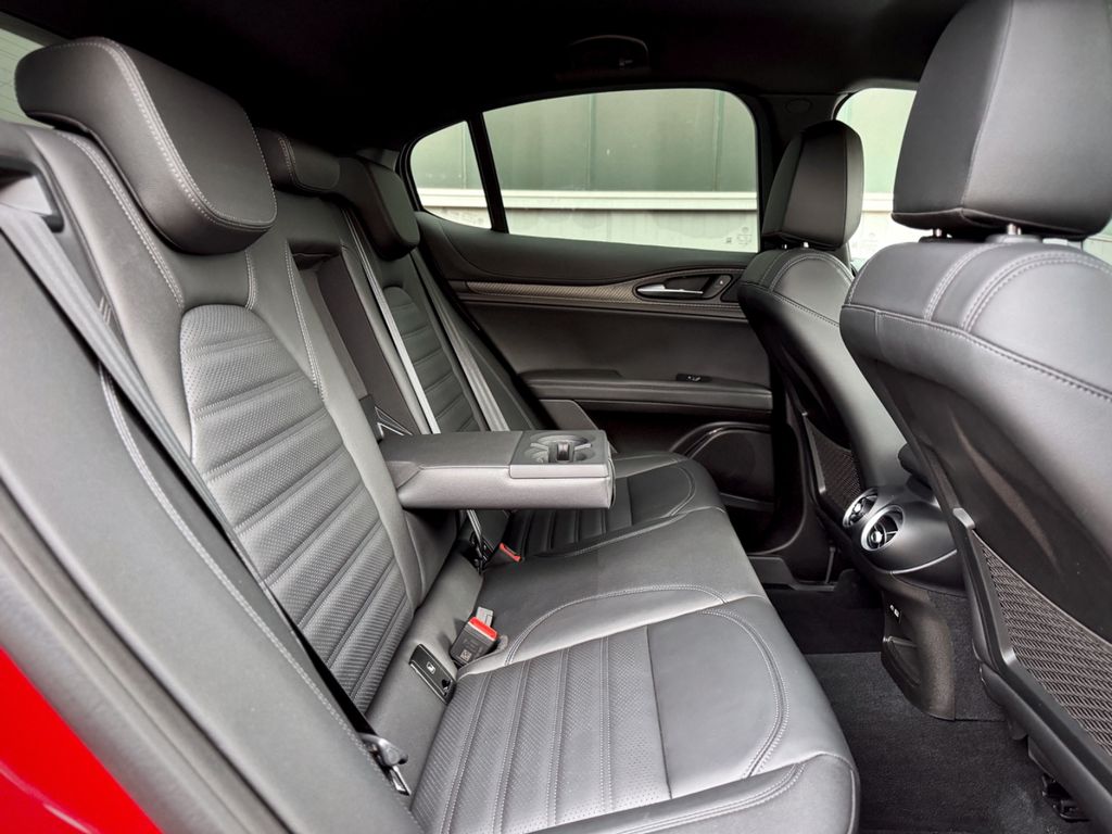 Alfa Romeo Stelvio 2024