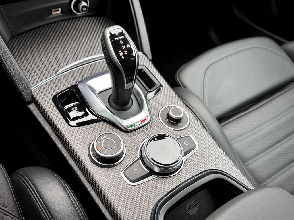 Alfa Romeo Stelvio 2024