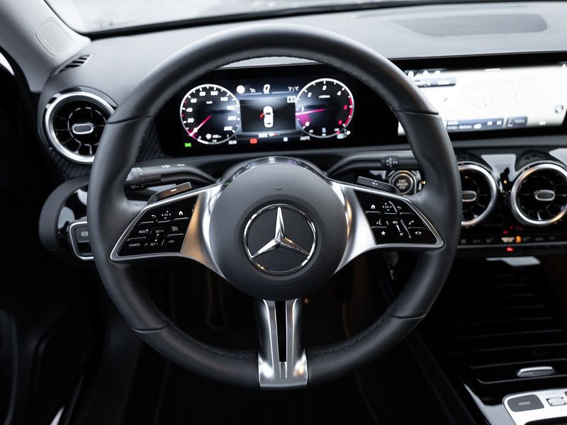 Mercedes-Benz A 180 2024