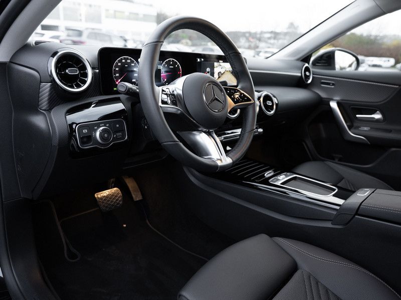 Mercedes-Benz A 180 2024