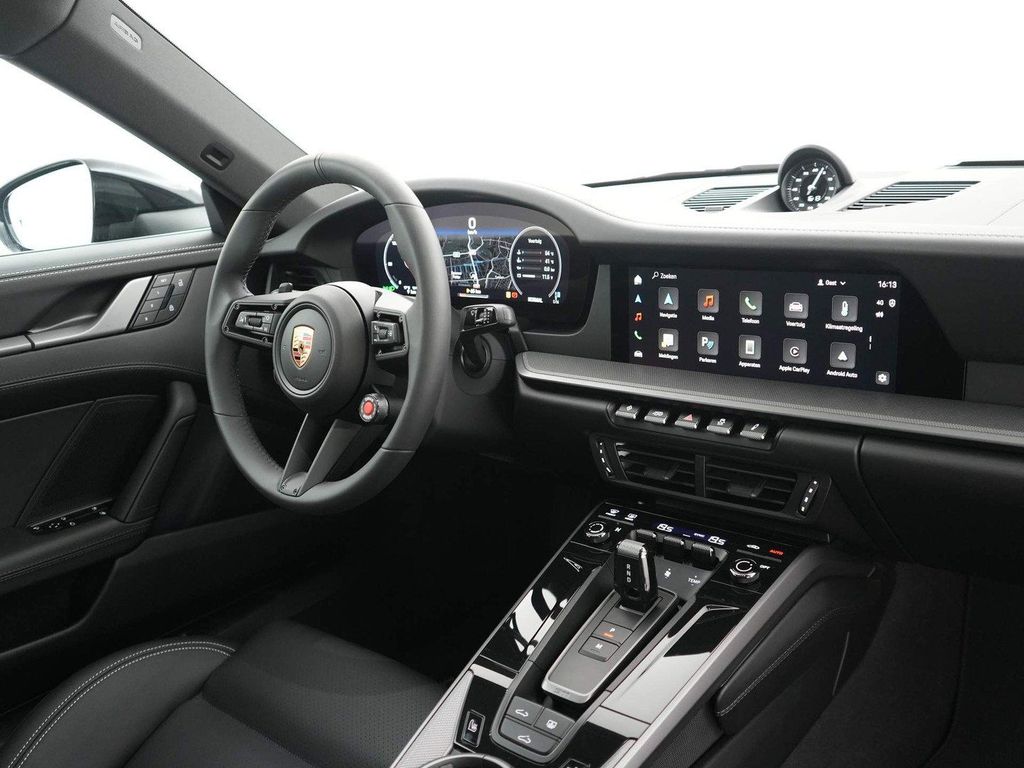 Porsche 992 2025