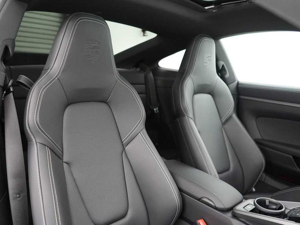 Porsche 992 2025