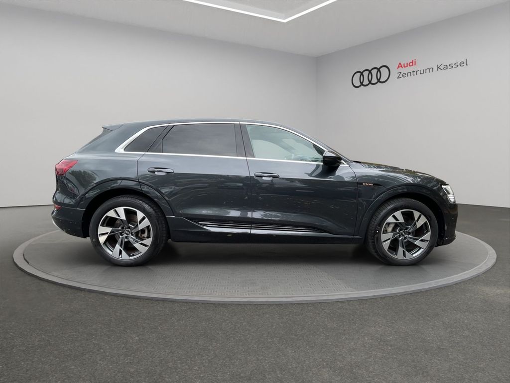 Audi e-tron 2022