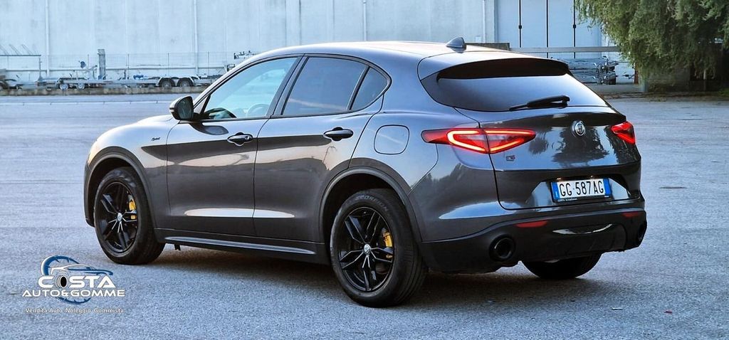 Alfa Romeo Stelvio 2021