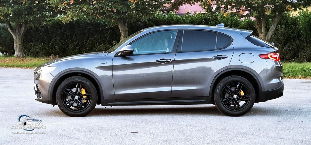 Alfa Romeo Stelvio 2021