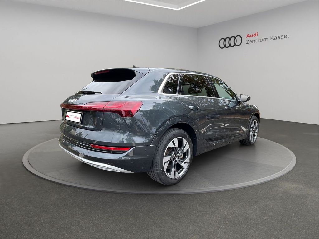 Audi e-tron 2022