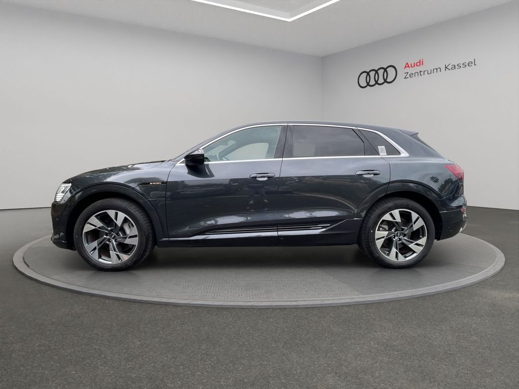 Audi e-tron 2022