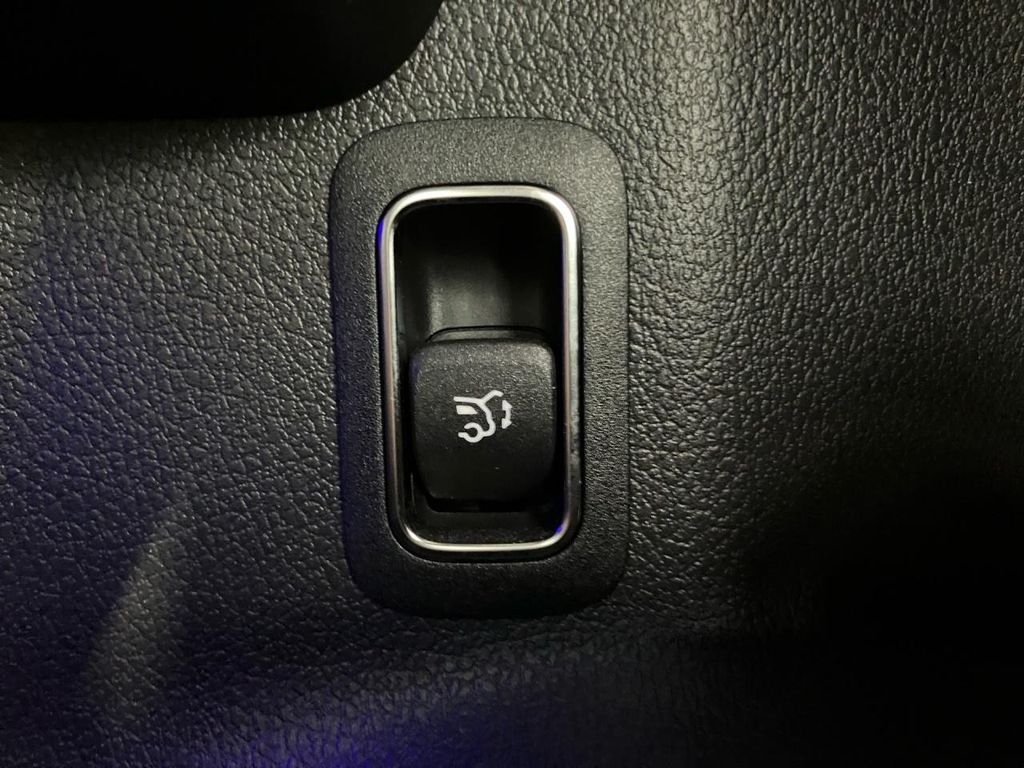 Mercedes-Benz EQB 2024