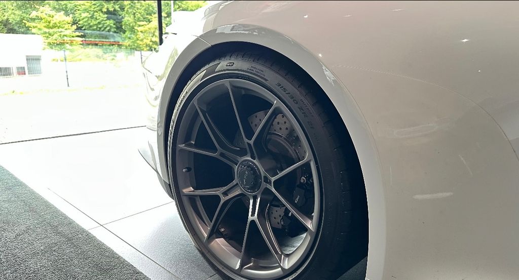 Porsche 992 2023