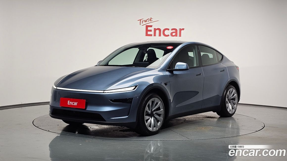 Tesla Model Y 2025