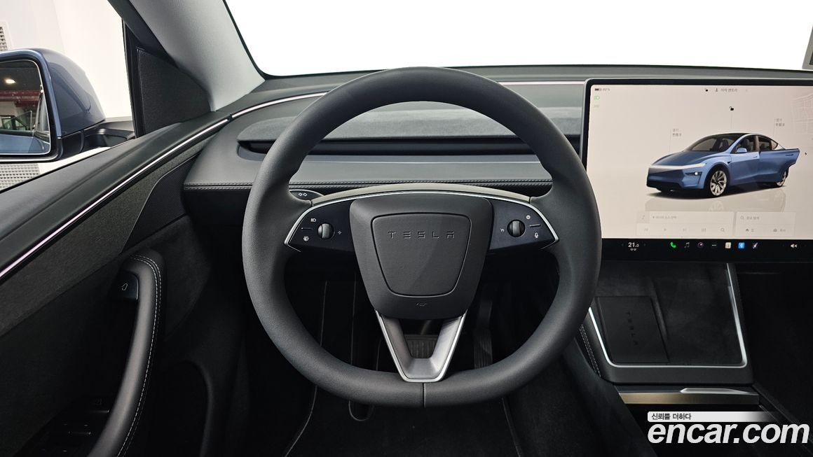 Tesla Model Y 2025