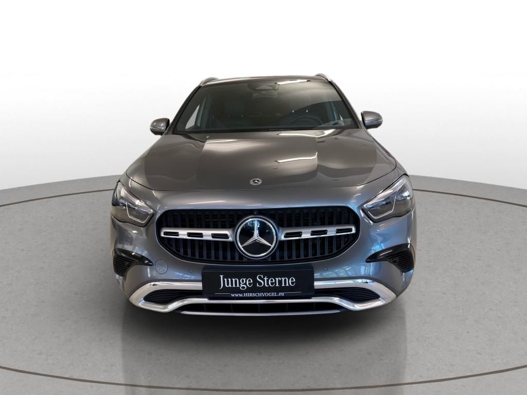 Mercedes-Benz GLA 180 2025
