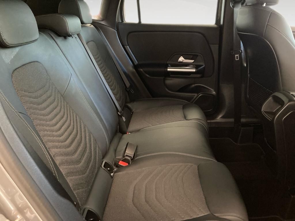 Mercedes-Benz GLA 180 2025