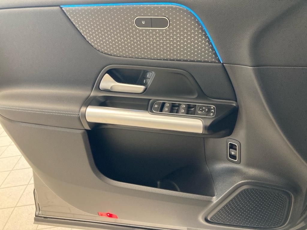 Mercedes-Benz GLA 180 2025