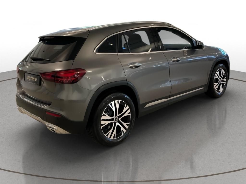 Mercedes-Benz GLA 180 2025