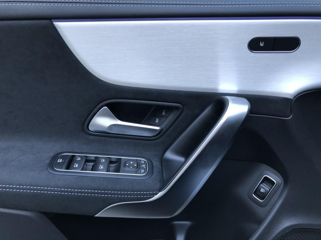 Mercedes-Benz CLA 200 2025