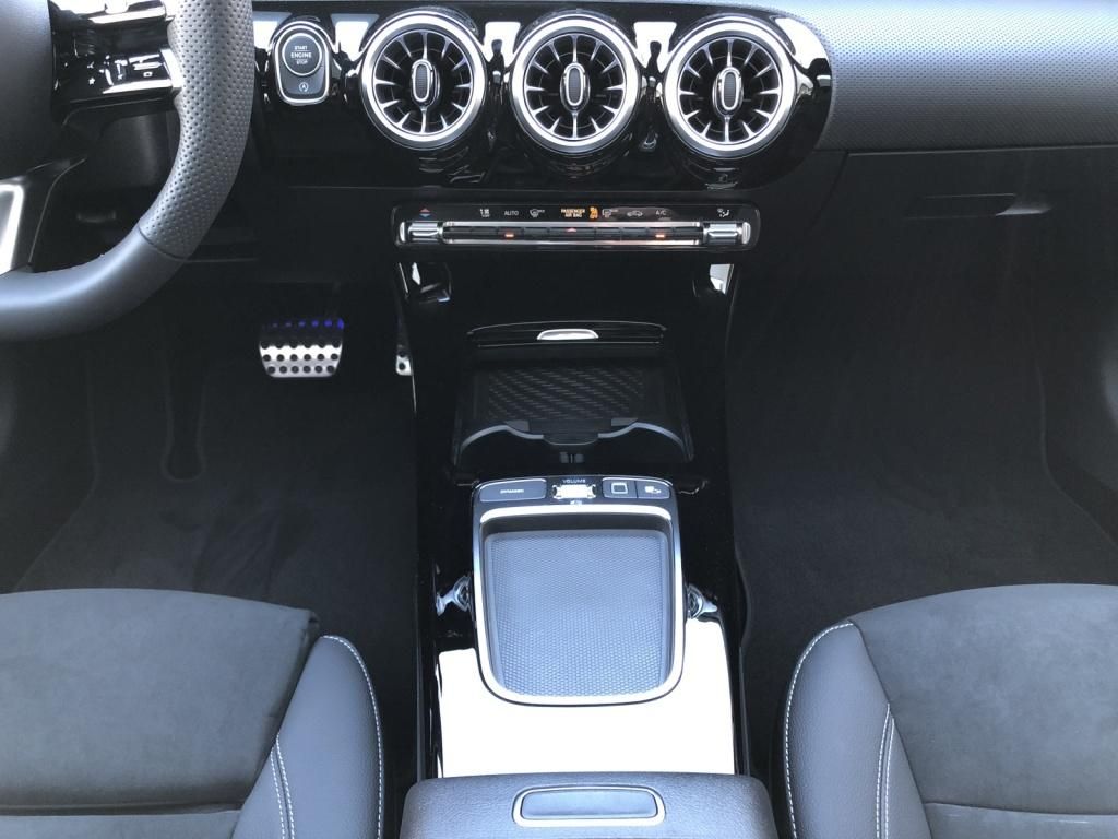 Mercedes-Benz CLA 200 2025