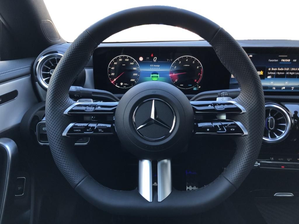Mercedes-Benz CLA 200 2025