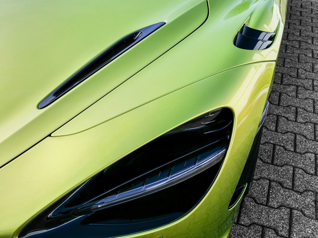 McLaren 750S 2025