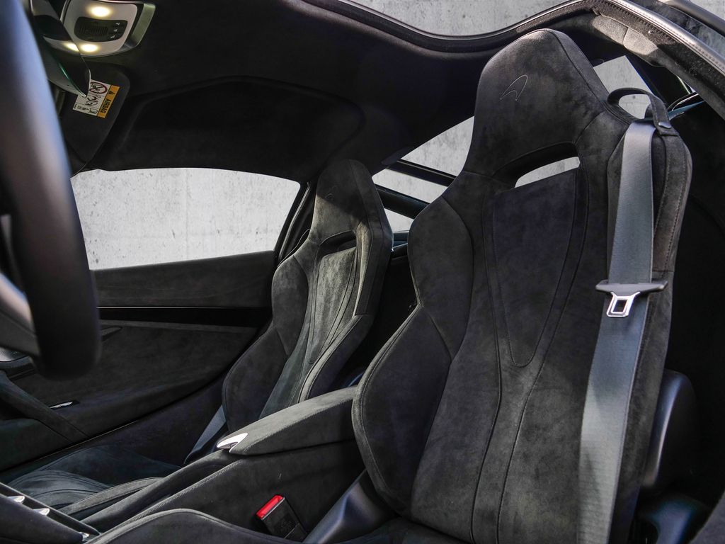 McLaren 750S 2025
