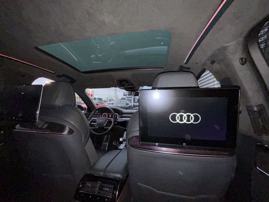 Audi S8 2021