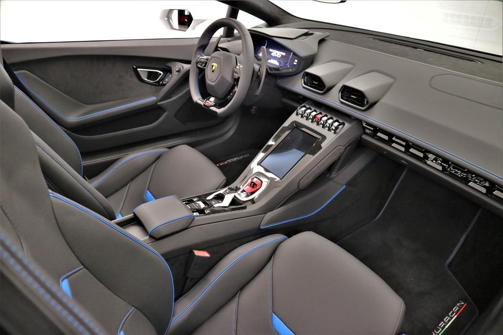 Lamborghini Huracán 2021