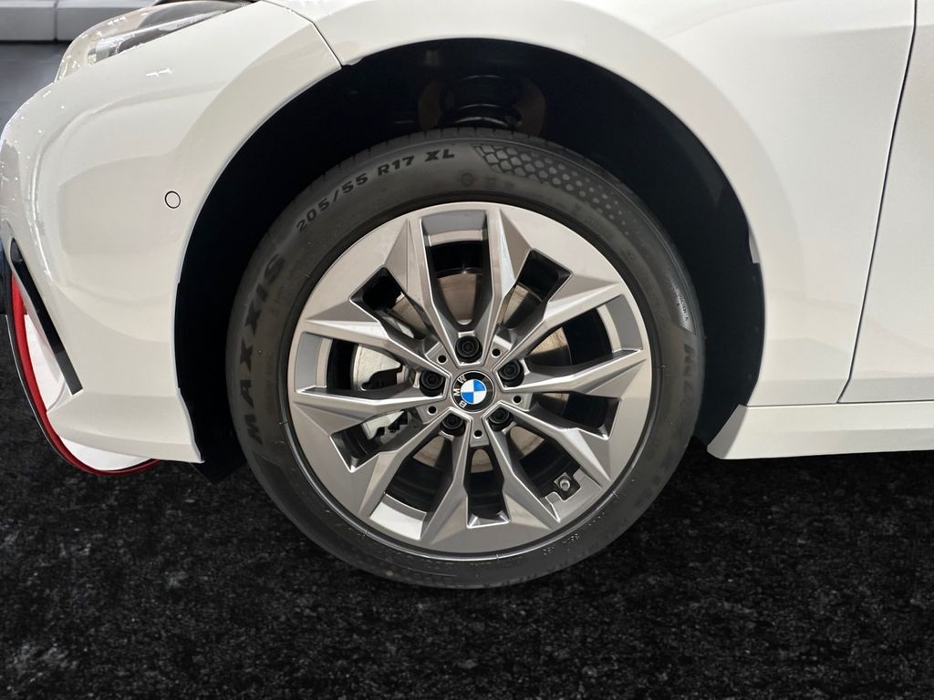 BMW 118 2025