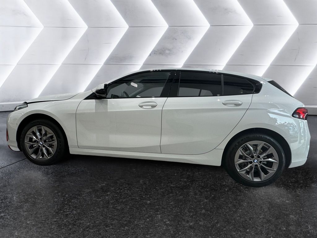 BMW 118 2025
